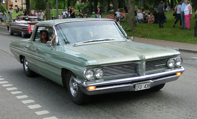 This image has an empty alt attribute; its file name is 1962_pontiac_catalina_falkoping_cruising_2013_-_1734.jpg